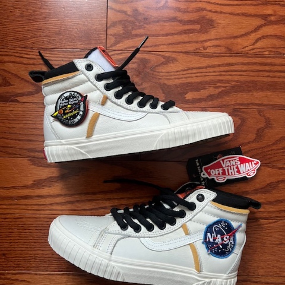 Vans Sk8-Hi MTE NASA Space Voyager True White MENS 5.5 WOMENS 7.0